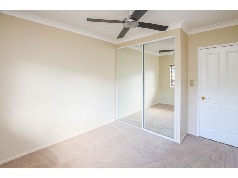 11 Nell Close, Kanimbla QLD 4870