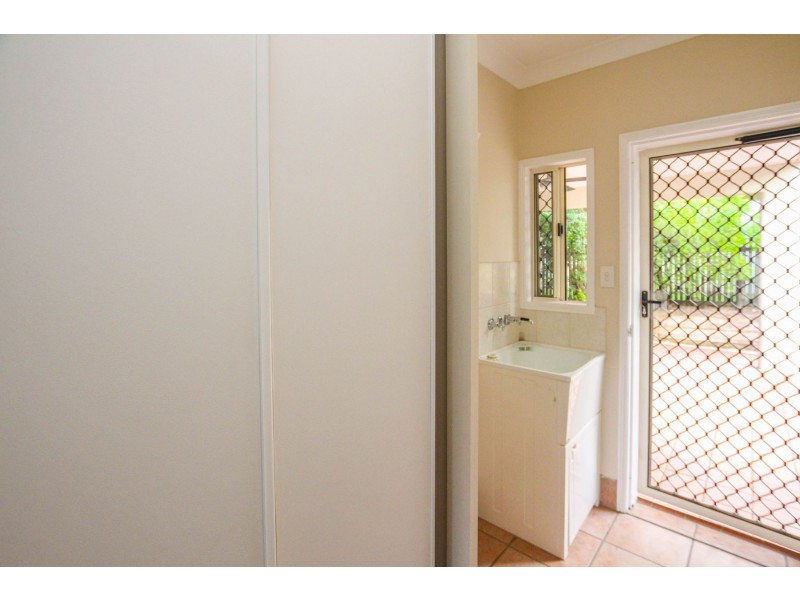 11 Nell Close, Kanimbla QLD 4870