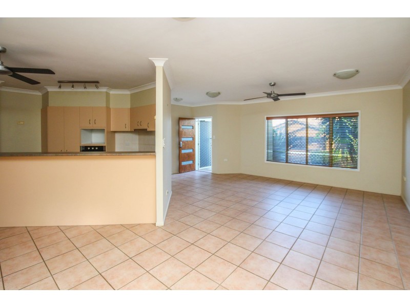 11 Nell Close, Kanimbla QLD 4870