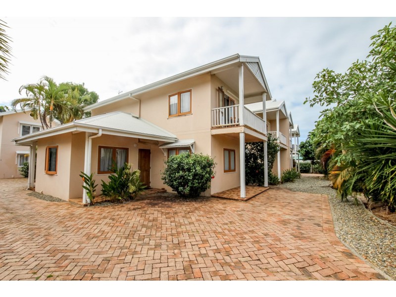 1/76 Cedar Road, Palm Cove QLD 4879