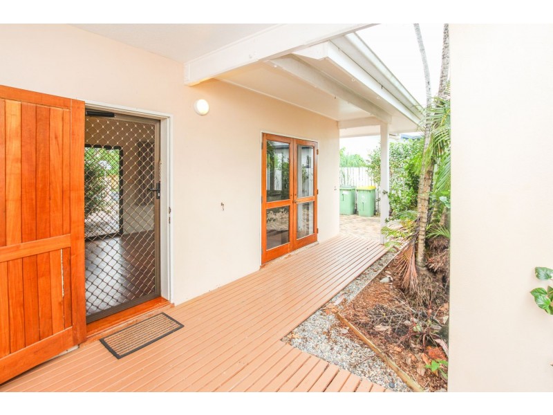 1/76 Cedar Road, Palm Cove QLD 4879