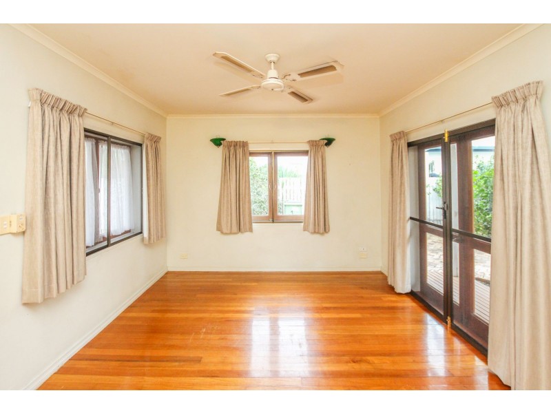 1/76 Cedar Road, Palm Cove QLD 4879