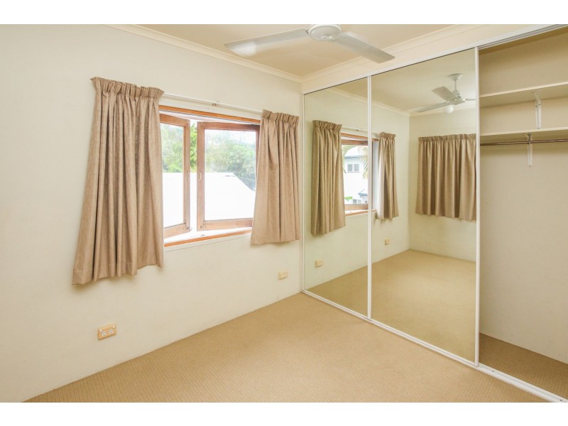 1/76 Cedar Road, Palm Cove QLD 4879