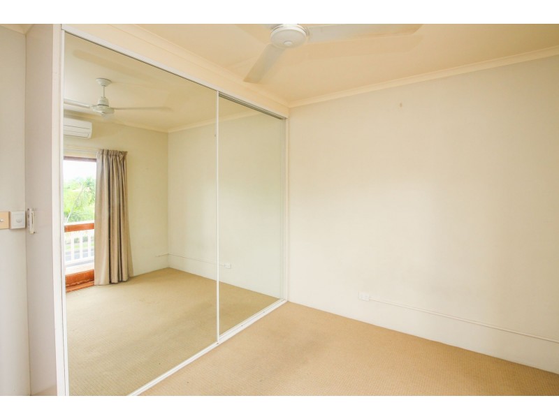 1/76 Cedar Road, Palm Cove QLD 4879