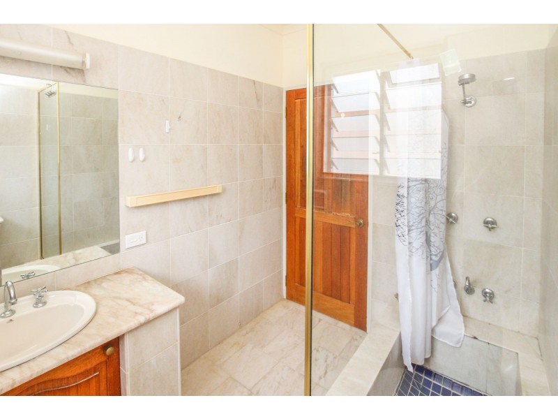 1/76 Cedar Road, Palm Cove QLD 4879