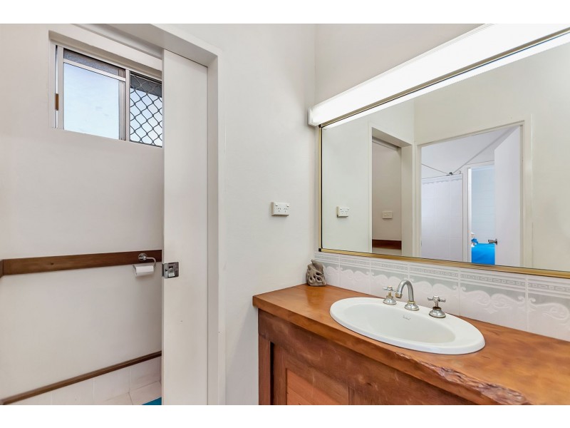 4 Marvin Close, White Rock QLD 4868
