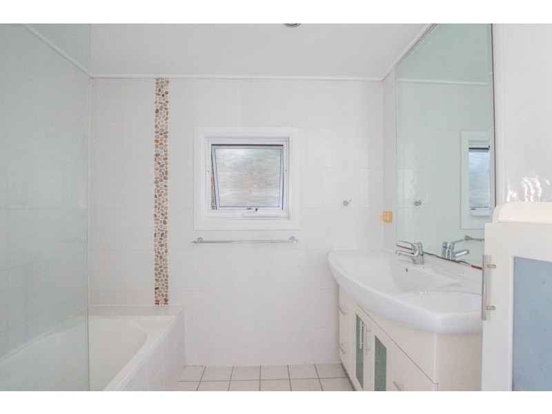 6A McKenzie Street, Cairns North QLD 4870