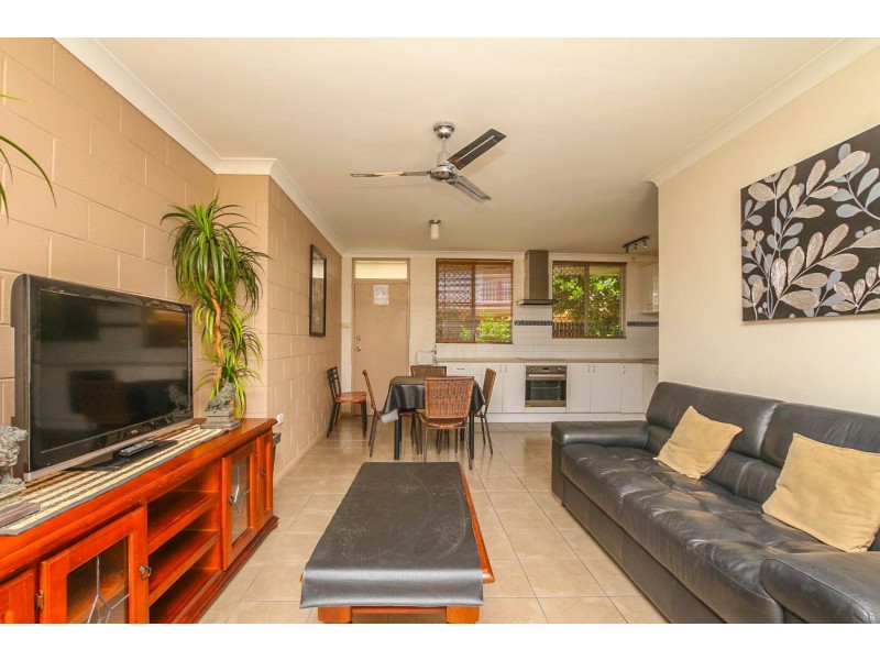 4/211 Lake Street, Cairns City QLD 4870