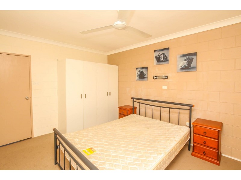 4/211 Lake Street, Cairns City QLD 4870