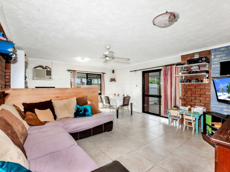 11 Lesley Street, Smithfield QLD 4878