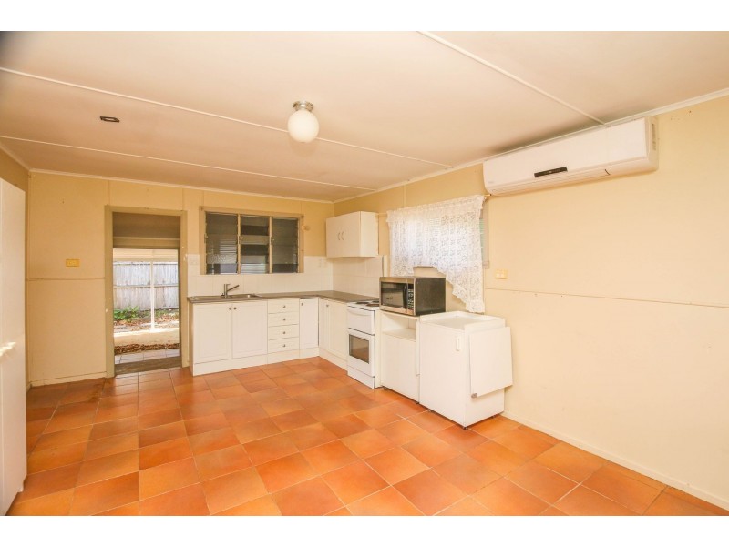 2/60 Dalton Street, Westcourt QLD 4870
