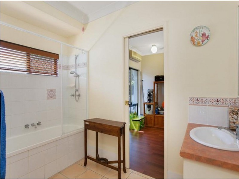 25 Canecutter Road, Edmonton QLD 4869
