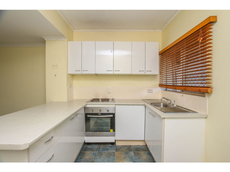 8/11 Brown Street, Woree QLD 4868