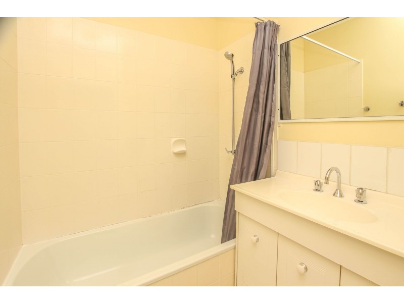 8/11 Brown Street, Woree QLD 4868