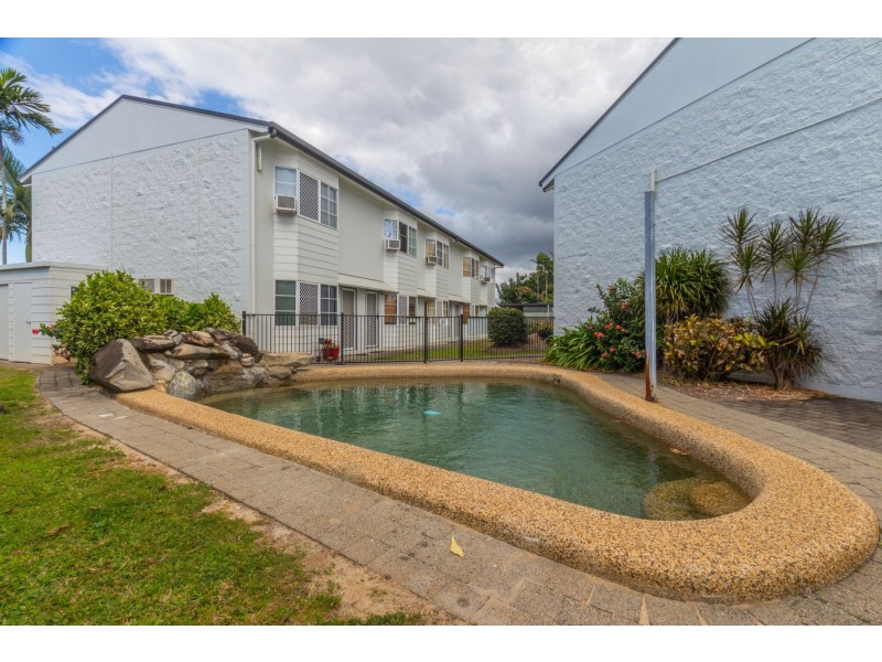 8/11 Brown Street, Woree QLD 4868