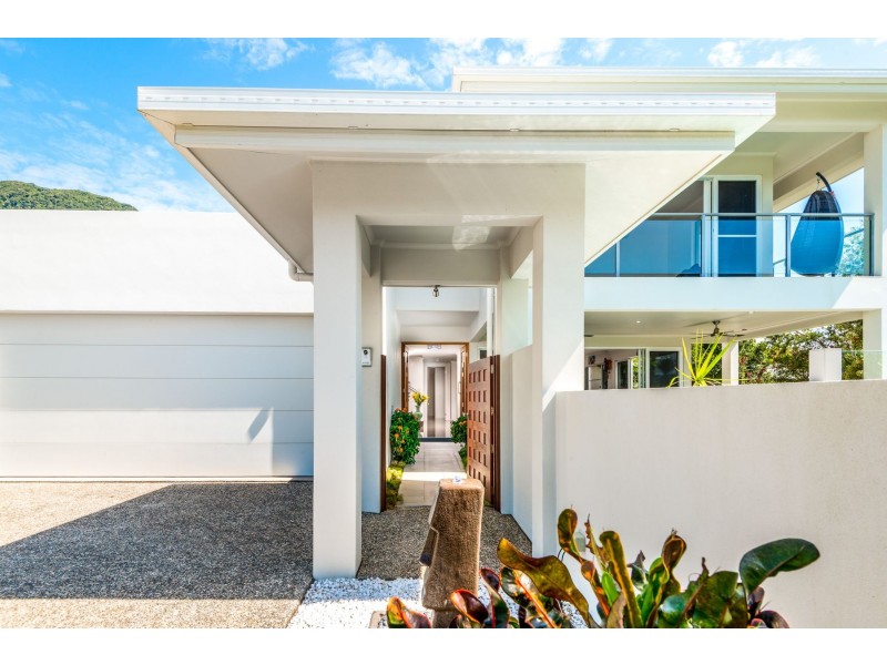 89 Daphne Drive, Redlynch QLD 4870