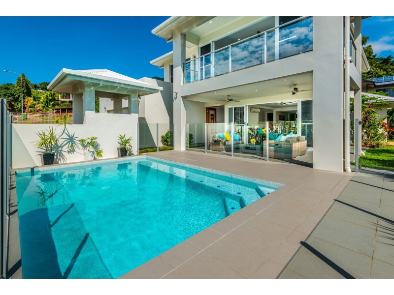 89 Daphne Drive, Redlynch QLD 4870