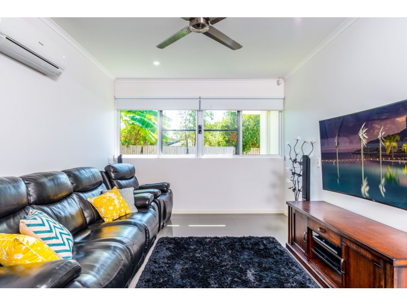 89 Daphne Drive, Redlynch QLD 4870