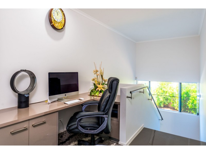 89 Daphne Drive, Redlynch QLD 4870