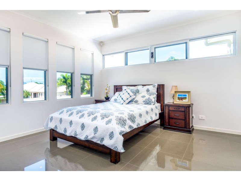 89 Daphne Drive, Redlynch QLD 4870