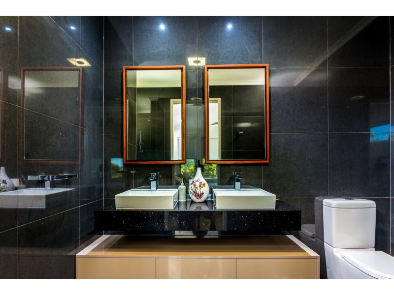 89 Daphne Drive, Redlynch QLD 4870