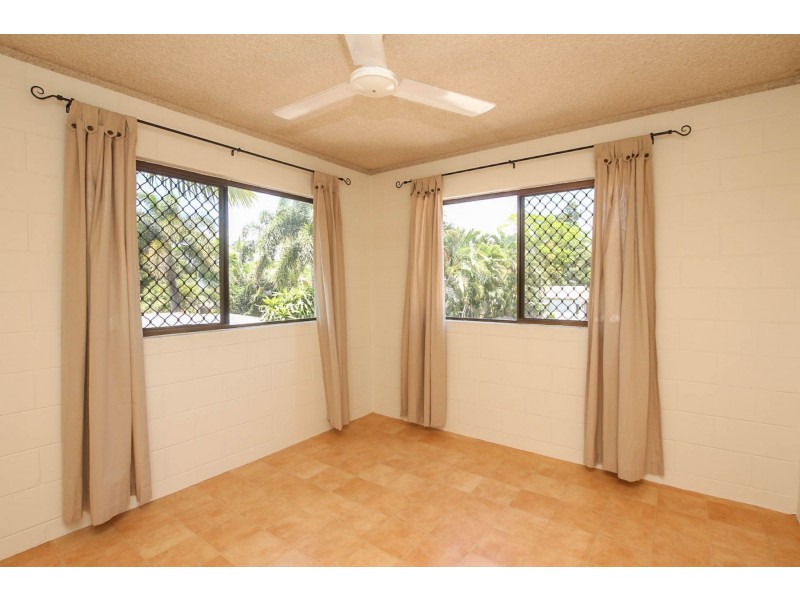 13/215 McLeod Street, Cairns North QLD 4870