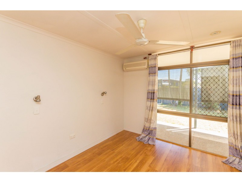 15 Veivers Close, Westcourt QLD 4870