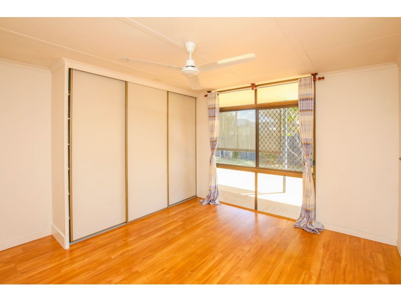 15 Veivers Close, Westcourt QLD 4870