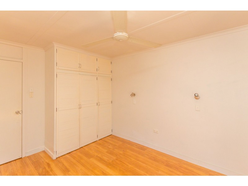 15 Veivers Close, Westcourt QLD 4870