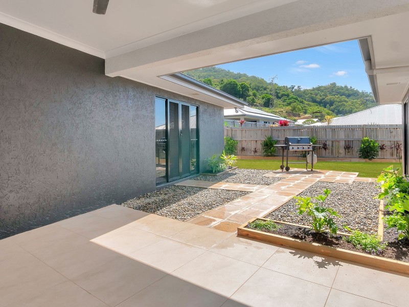 4 Barra Close, Kanimbla QLD 4870