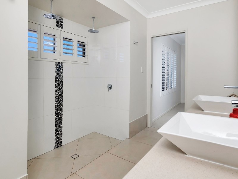 4 Barra Close, Kanimbla QLD 4870