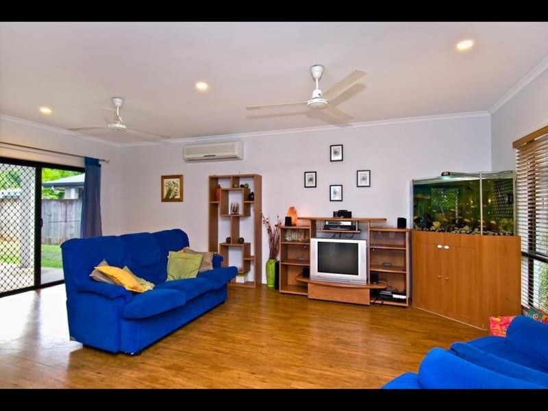 6 Jak Gee Street, Redlynch QLD 4870