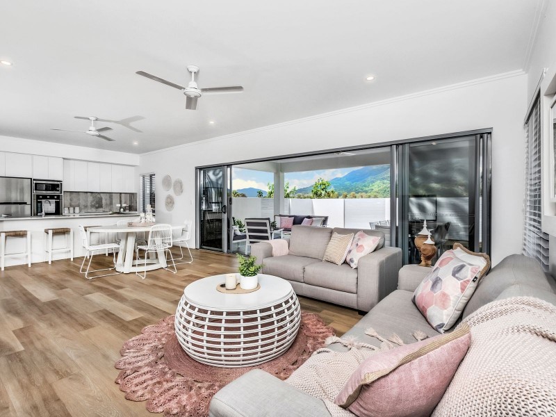 44 Aroona Street, Caravonica QLD 4878