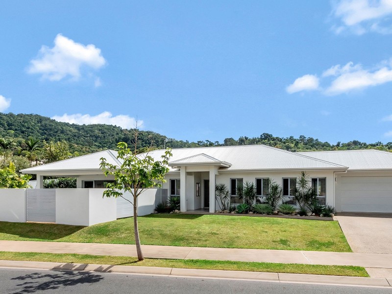 44 Aroona Street, Caravonica QLD 4878