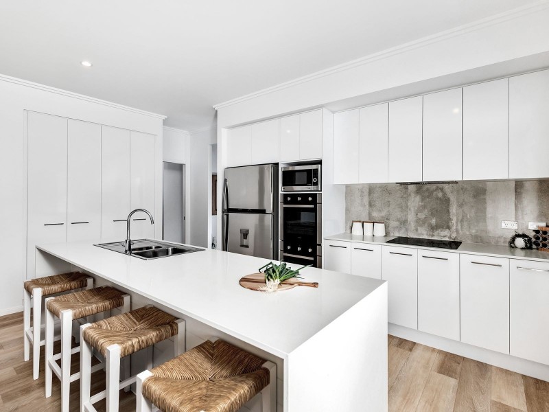 44 Aroona Street, Caravonica QLD 4878