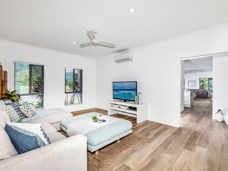 44 Aroona Street, Caravonica QLD 4878