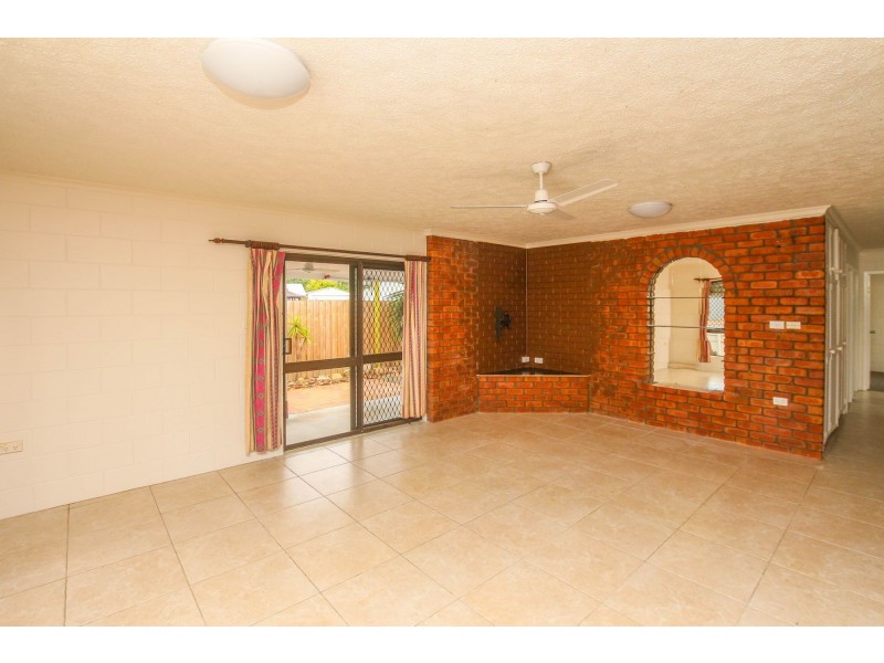11 Lesley Street, Smithfield QLD 4878