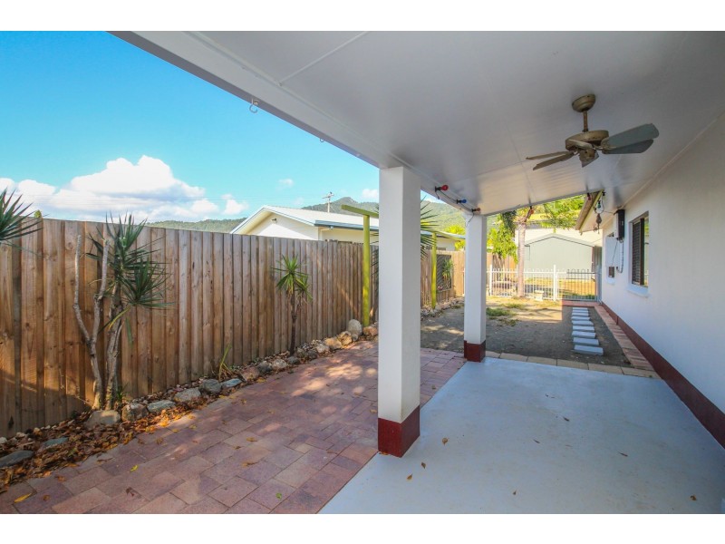 11 Lesley Street, Smithfield QLD 4878