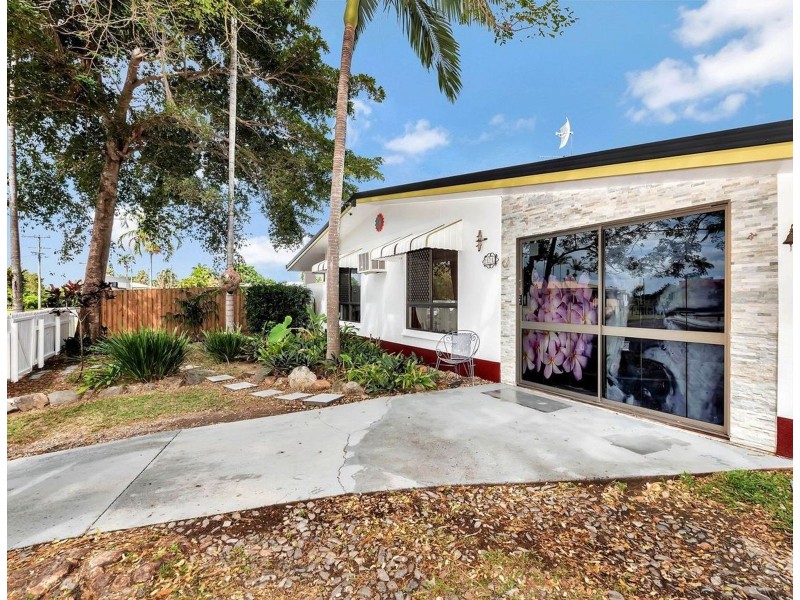11 Lesley Street, Smithfield QLD 4878