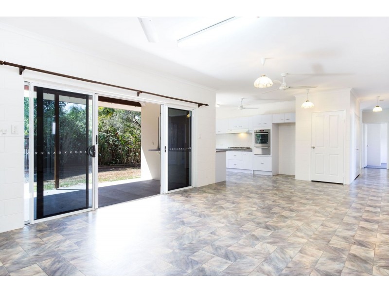 16 De Vecchi Close, Edmonton QLD 4869