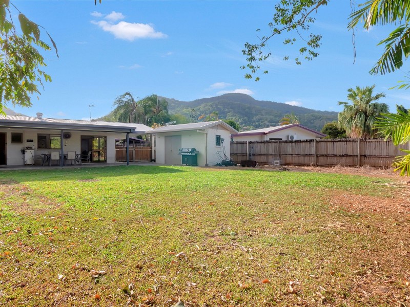 8 Impey Street, Caravonica QLD 4878