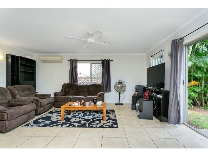 20 Serissa Street, Mooroobool QLD 4870