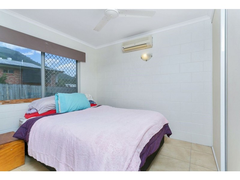 20 Serissa Street, Mooroobool QLD 4870