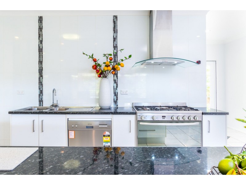 7 Christie Drive, Brinsmead QLD 4870