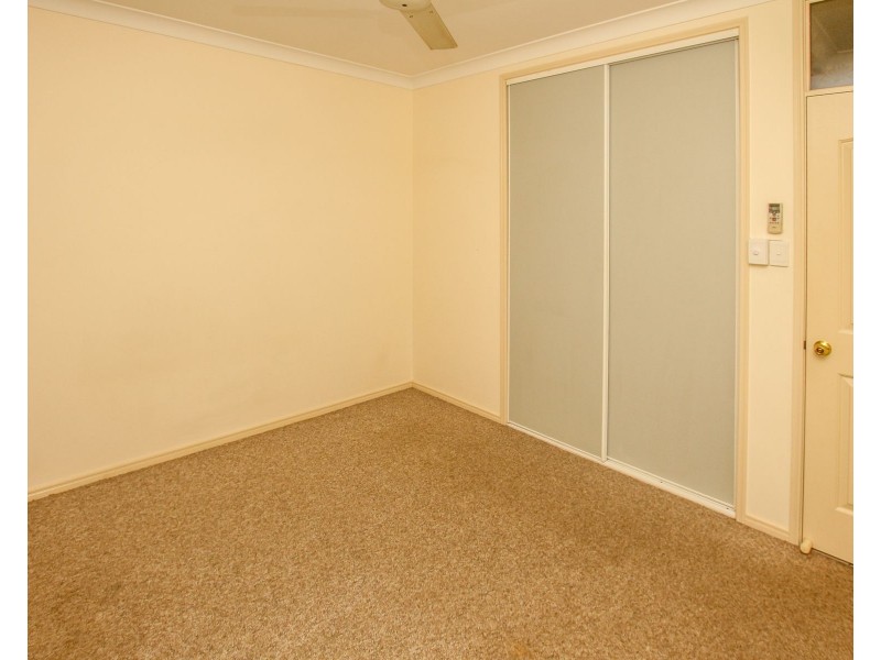 2/364 McCoombe Street, Mooroobool QLD 4870