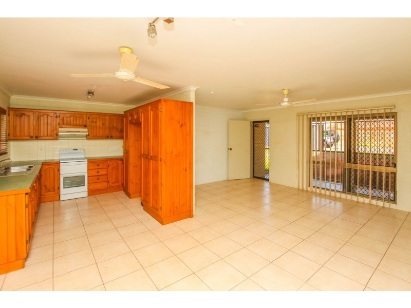 11 Makoo Close, White Rock QLD 4868