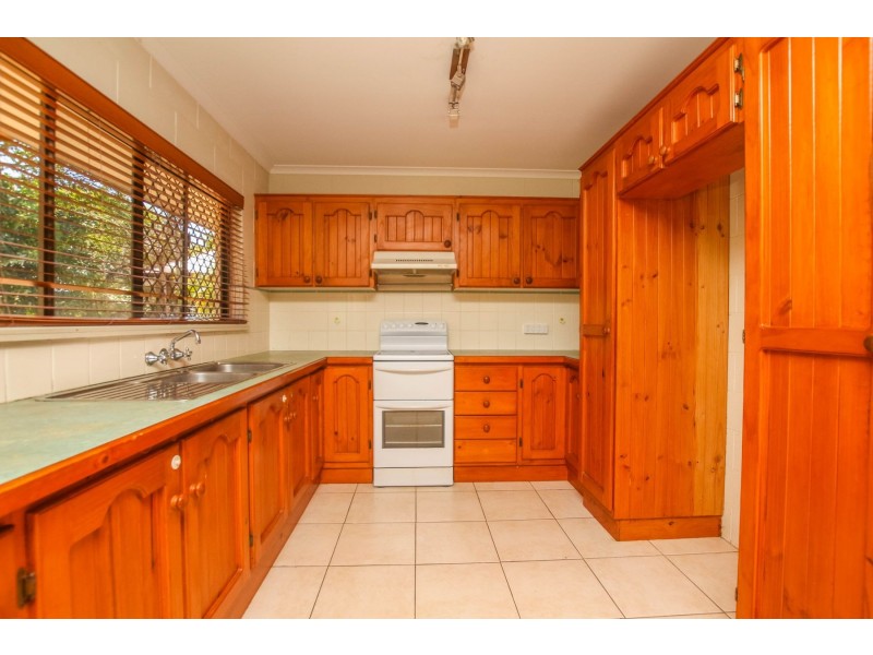 11 Makoo Close, White Rock QLD 4868