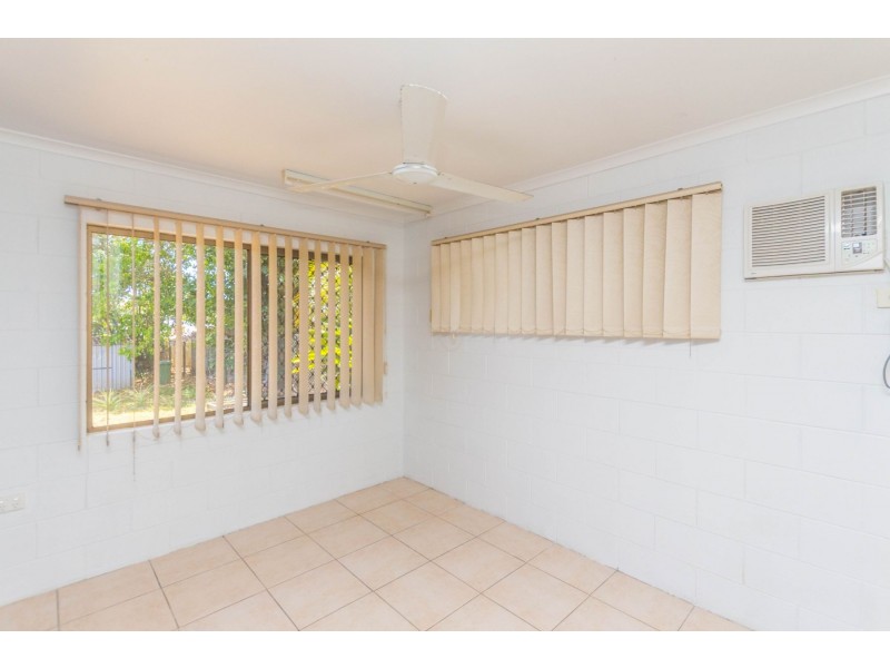 11 Makoo Close, White Rock QLD 4868