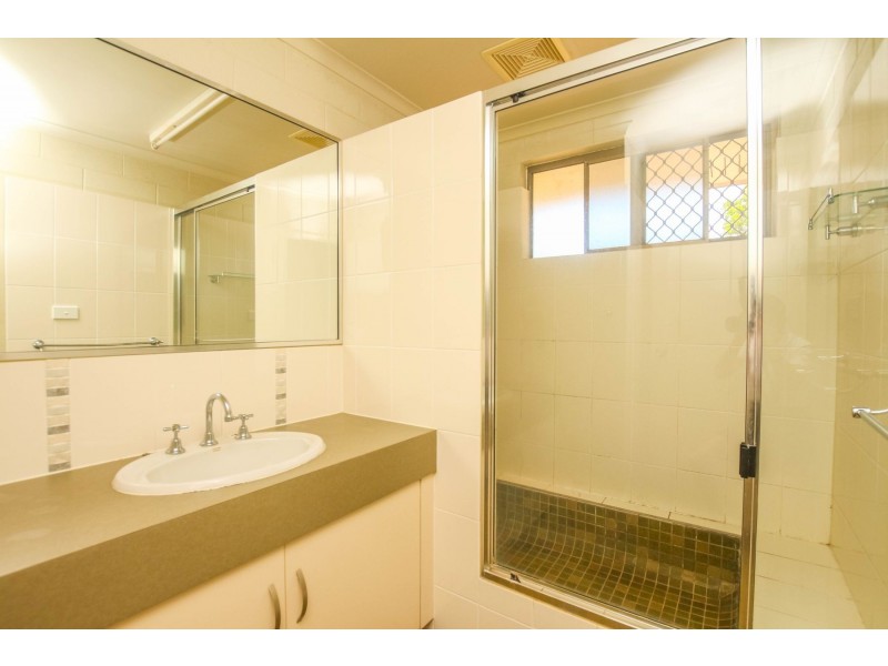 11 Makoo Close, White Rock QLD 4868