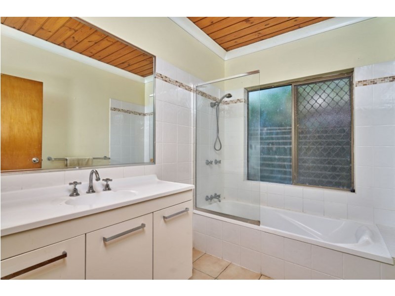 15 Pepperina Street, Mooroobool QLD 4870